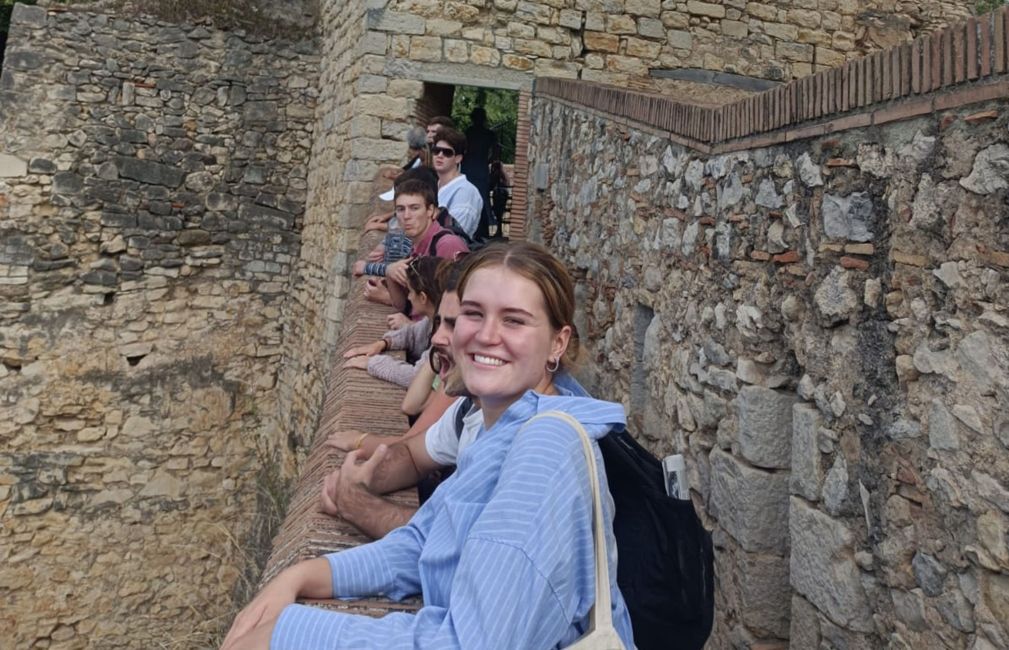 students visit barcelona castle