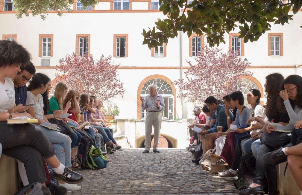 ciee toulouse learning outside center