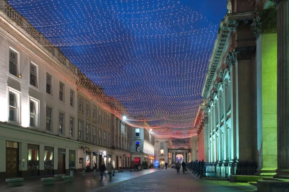 Glasgow street night lights