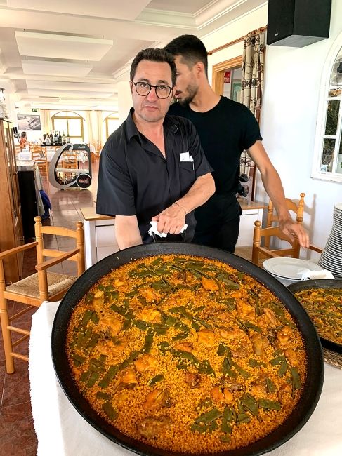Madrid huge paella pan