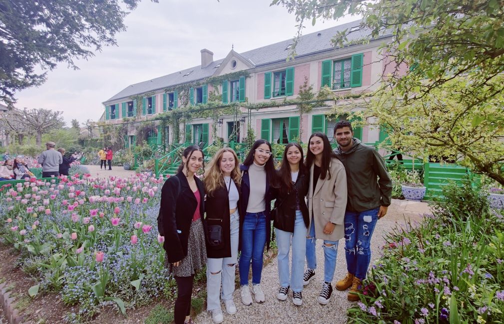 paris students garden visit