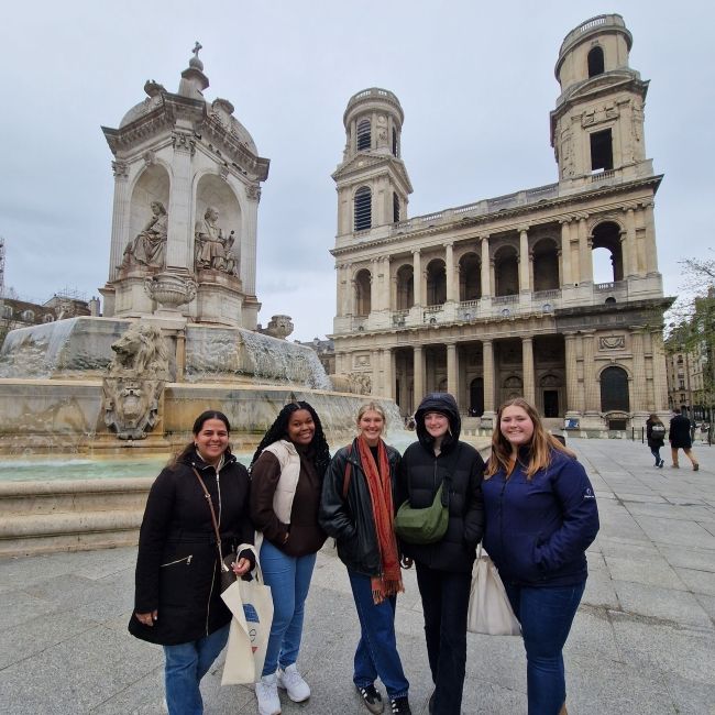 paris monuments visit