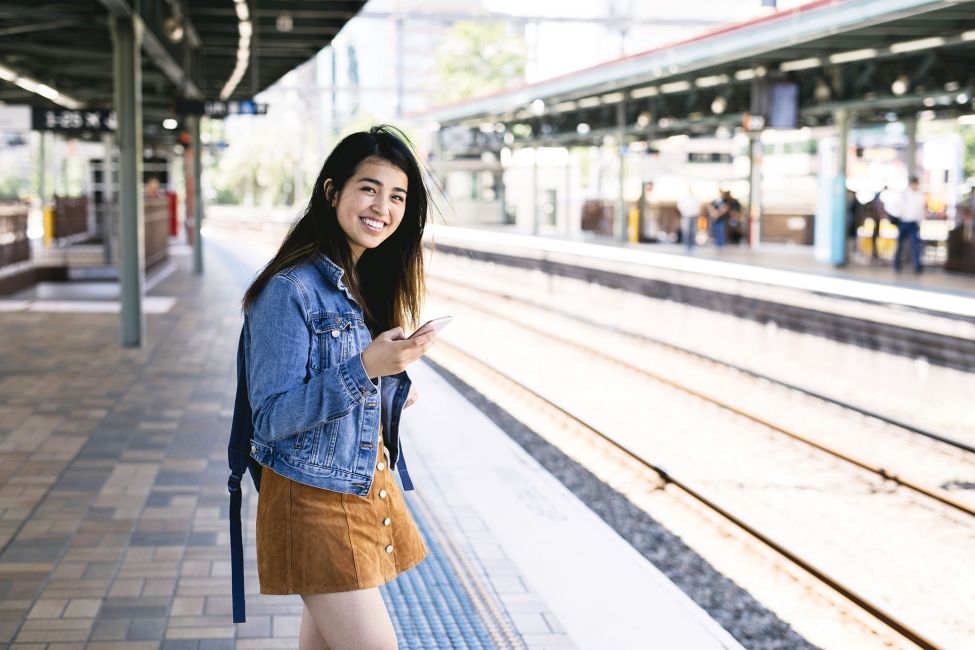 sydeny girl at train station