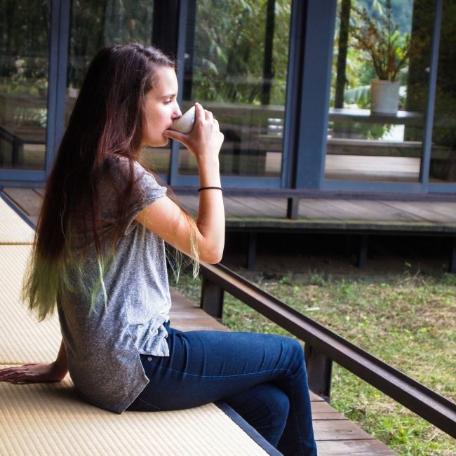 taipei girl drinking tea