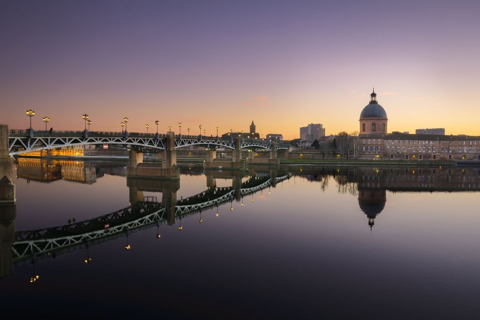 toulouse river and bridge at twilight