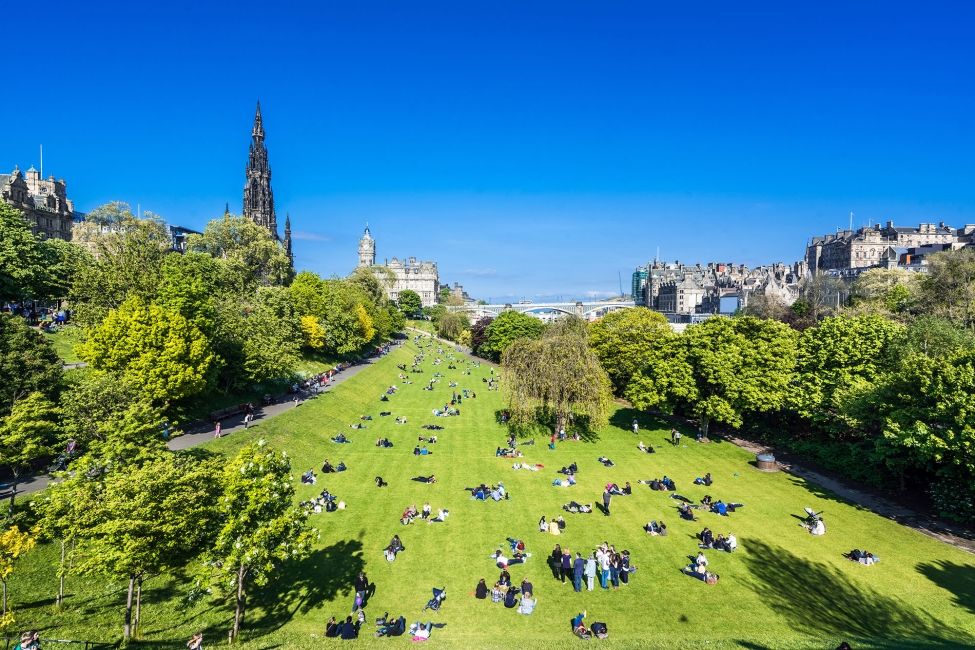 Edinburgh_Picnic_ Summer_ Public Park_ UK_Scotland.jpg