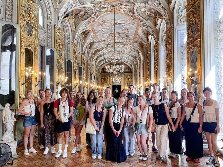 rome-large-group-doria-pamphiji-gallery