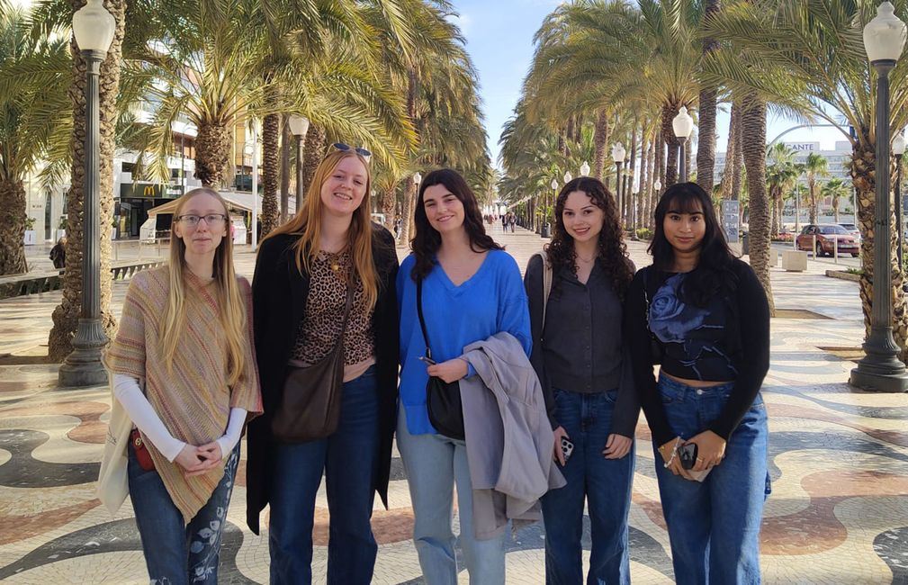 walking tour alicante spain students
