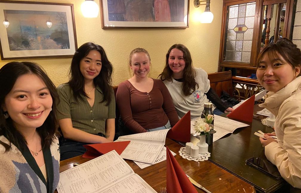 students dinner abroad germany