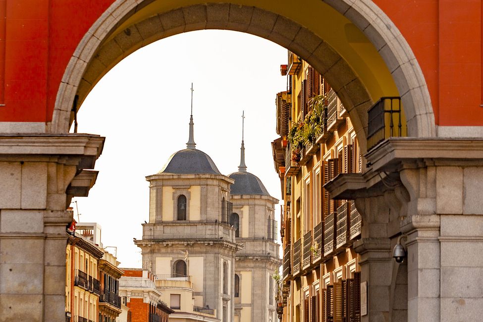 madrid-spain-archway-red.jpg