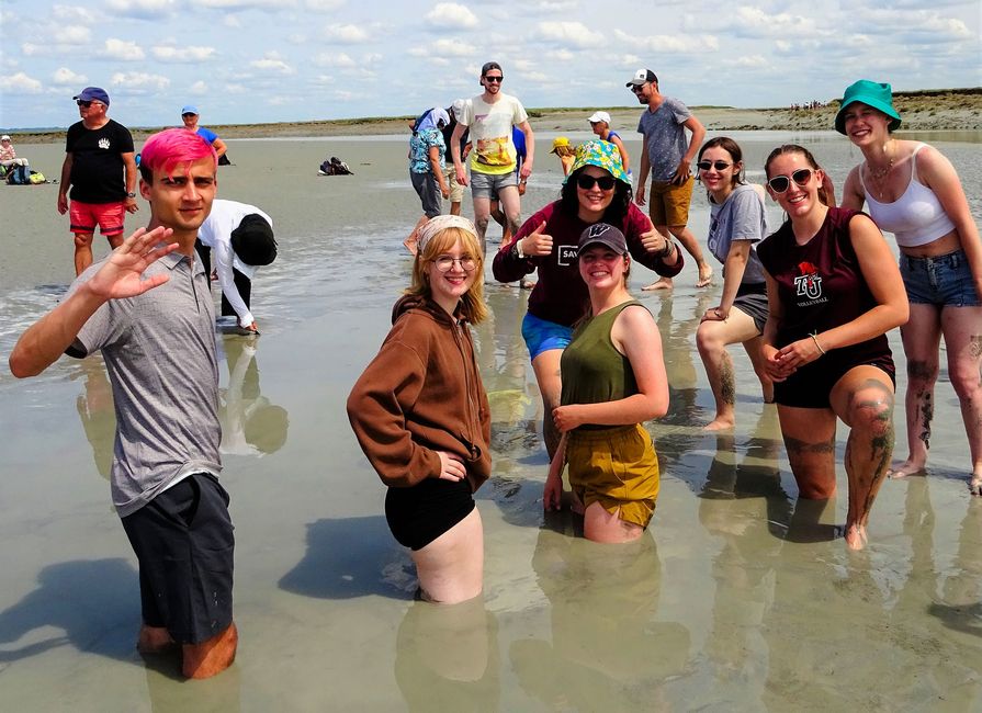 rennes-sifl-students-sinking-bay-saint-michel