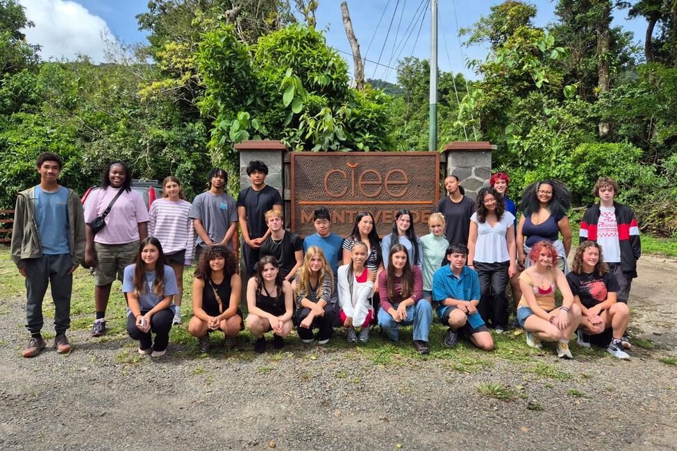 hssa-monteverde-wildlife-student-group-photo.JPG