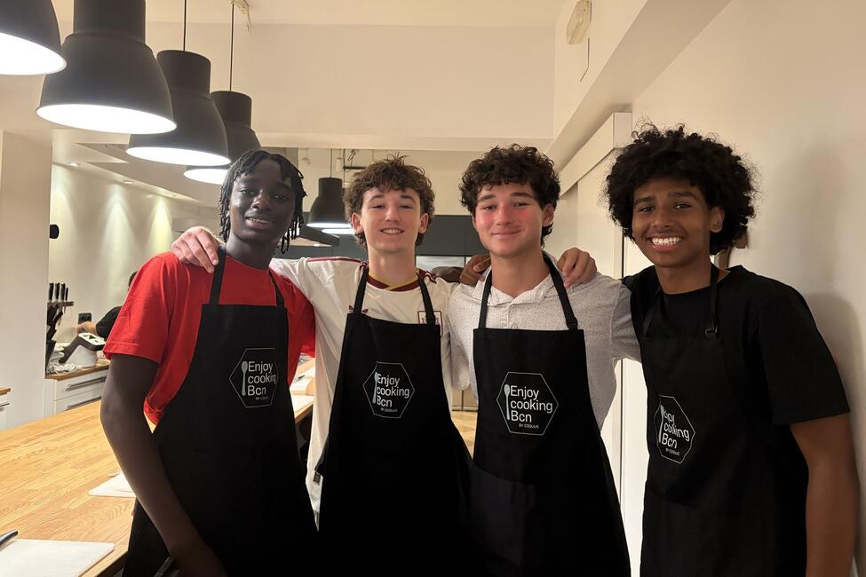 hssa-barcelona-students-in-cooking-class.JPG