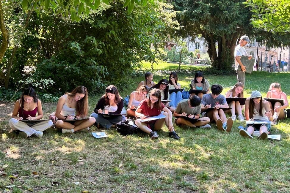 hssa-paris-students-drawing-workshop.jpeg