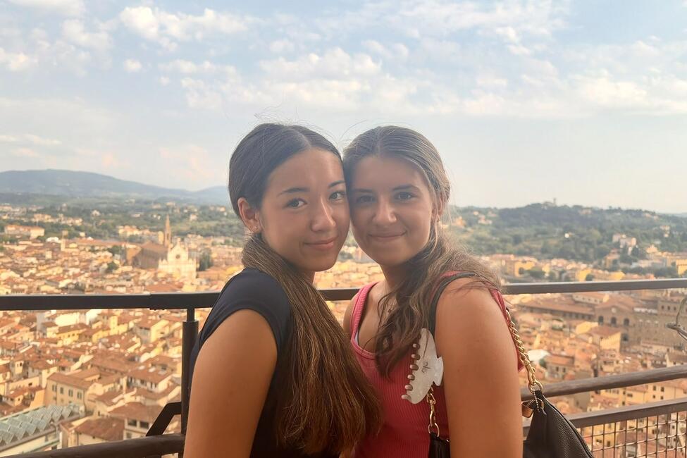 144246_high-school-summer-abroad_florence_summer_hssa-florence-culinary-program-students-on-top-of-duomo-cathedral.jpg