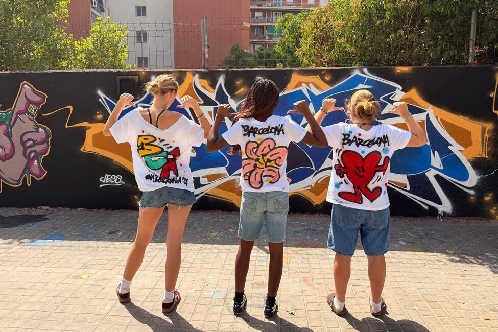 hssa-barcelona-students-in-graffitis-shirts-after-workshop.JPG