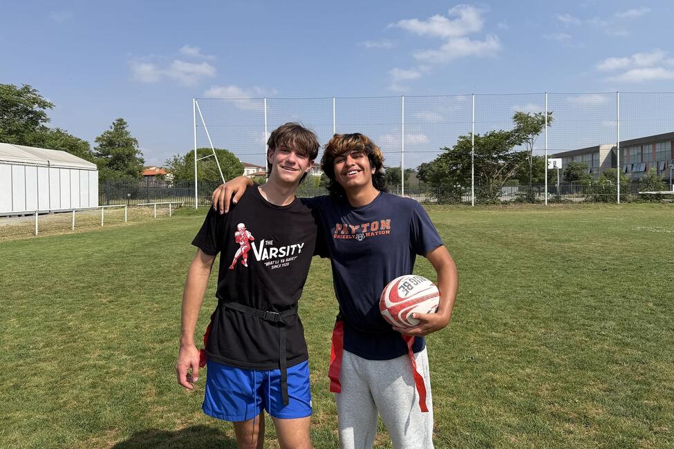 hssa-toulouse-students-at-rugby-workshop.JPG
