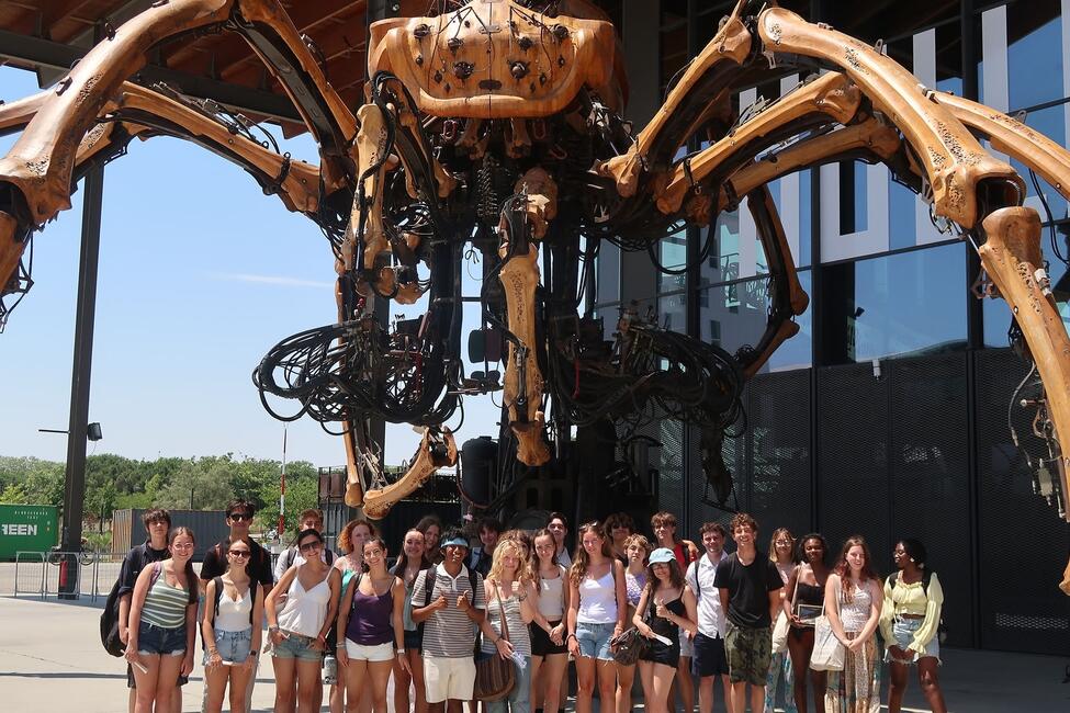 hssa-toulouse-students-under-a-large-mechanical-spider.JPG