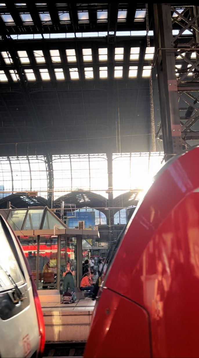 A view inside of the Hamburg Hauptbahnhof