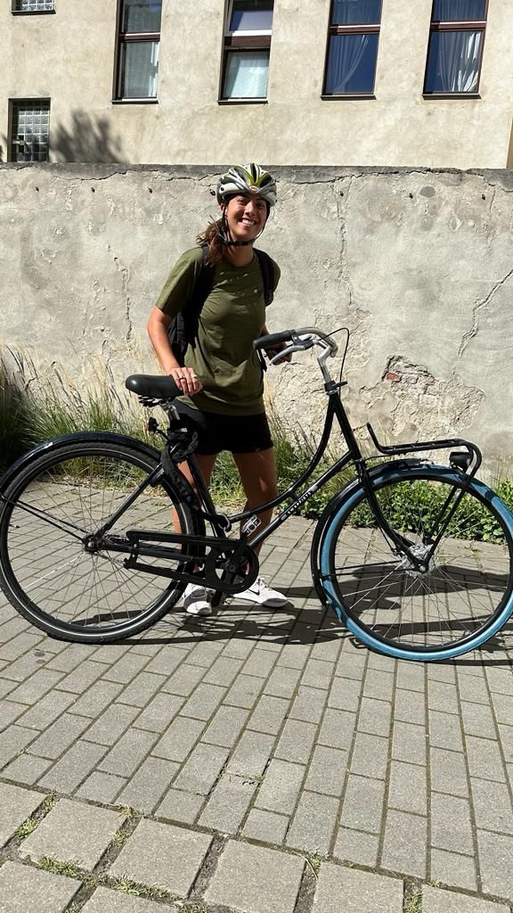 Olivia with her bike at CIEE Berlin