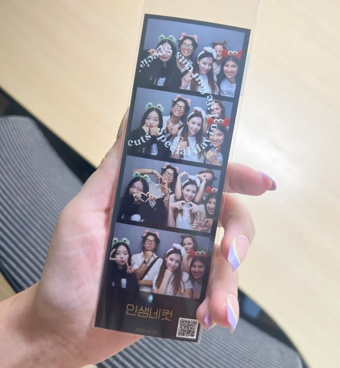 Don't forget to take photos with your Seoulmate groups!
