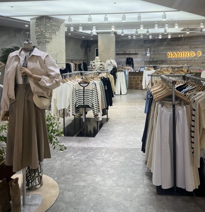 Underground clothing mall in Sinchon.