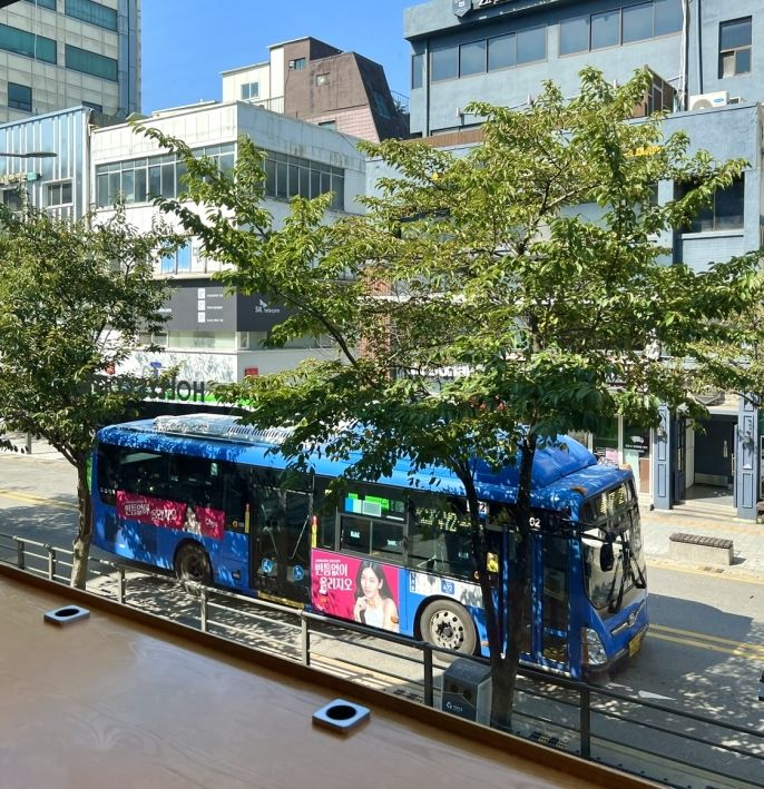 A view of the buses you will see around Seoul and especially Sinchon.