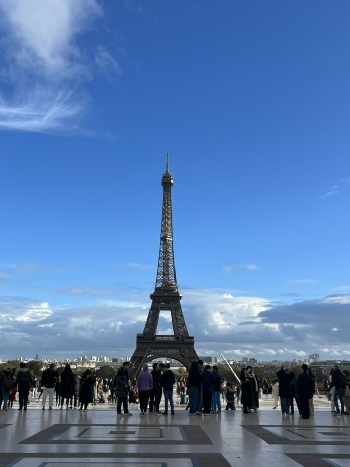 paris eiffel tower