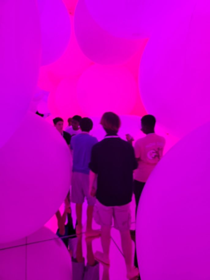 Stepping through color bubbles