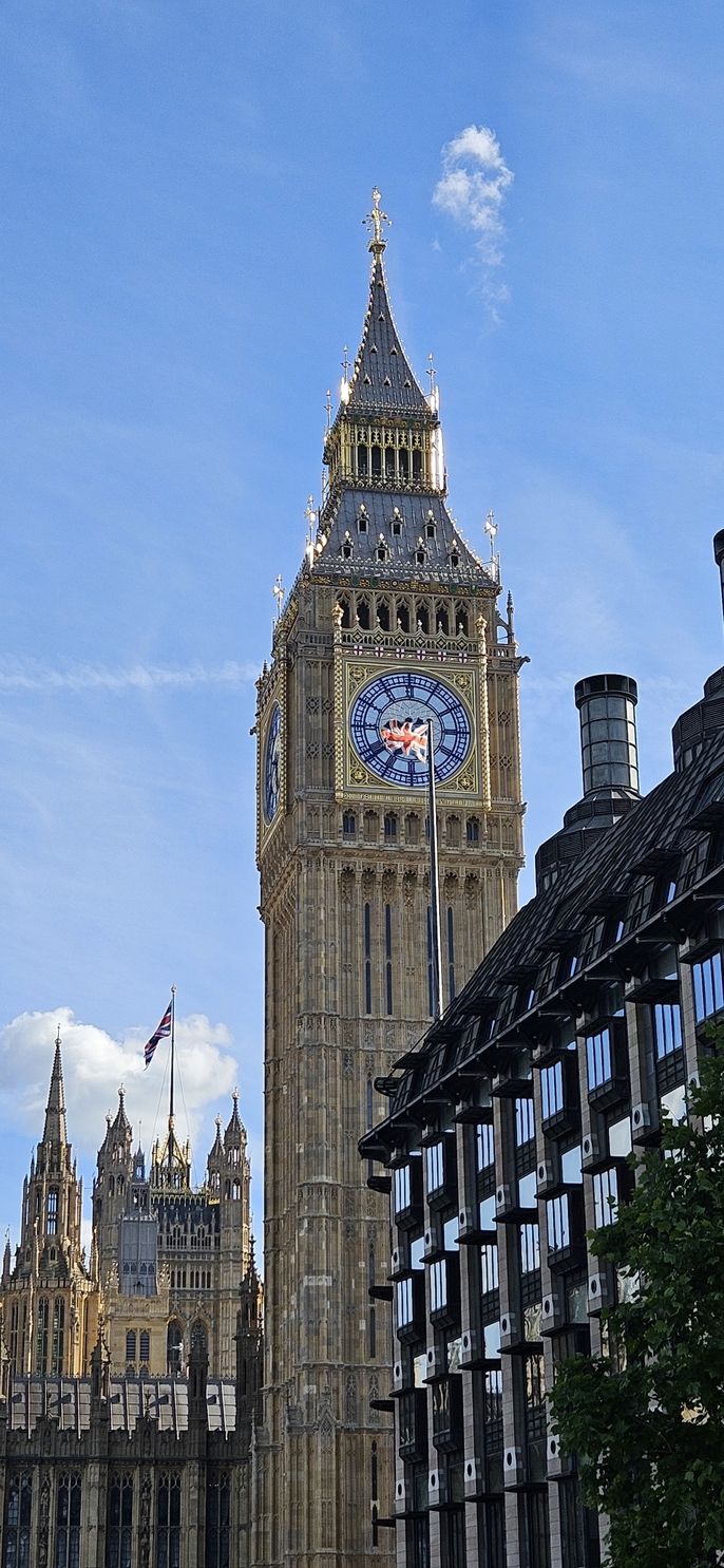 Seeing Big Ben on our panobus tour