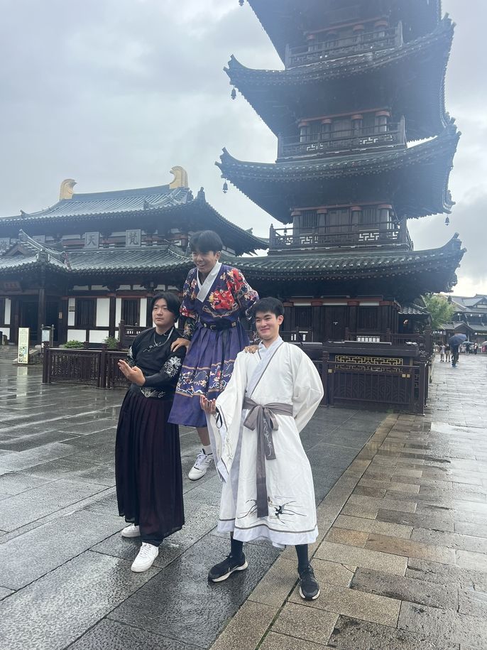Chinese attire and dress up 