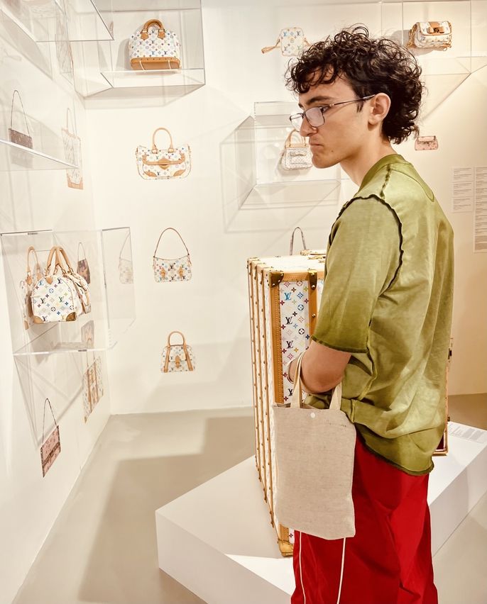 Lincoln absorbed in LV