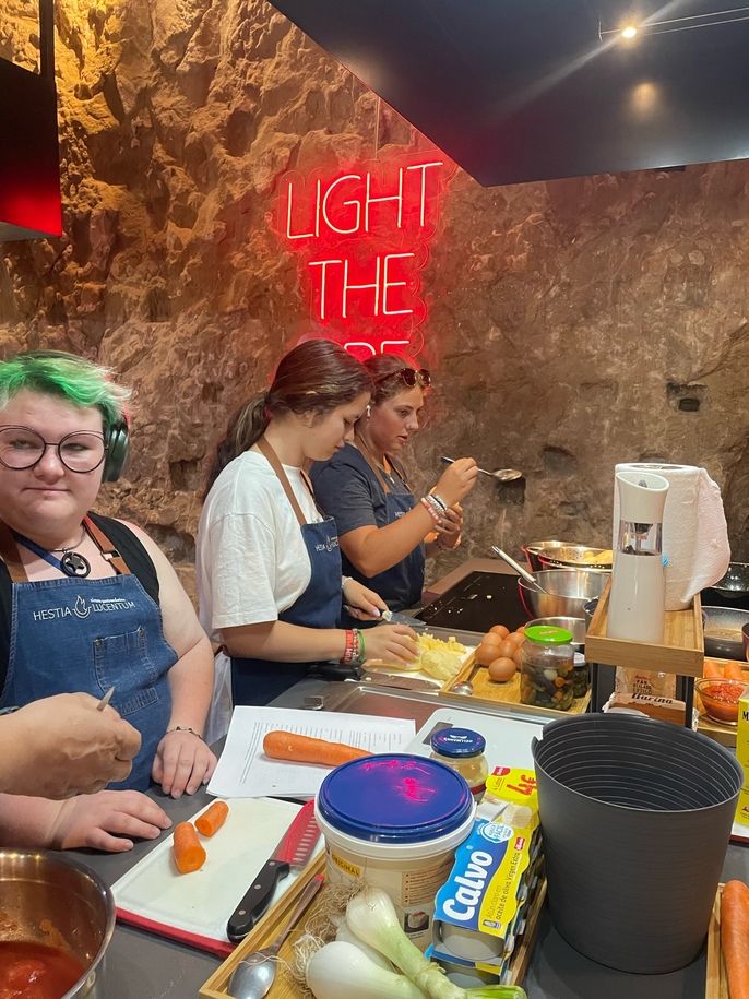 Cutting vegetables 
