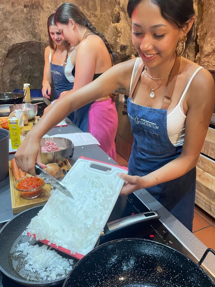 Cutting vegetables 