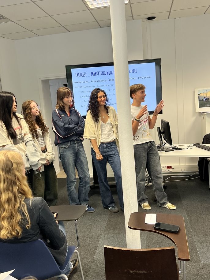 Students presenting in class 
