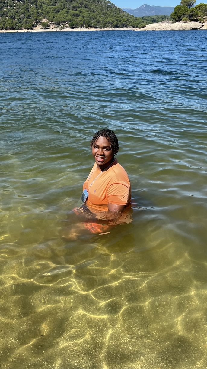 Jamel refreshing in the water