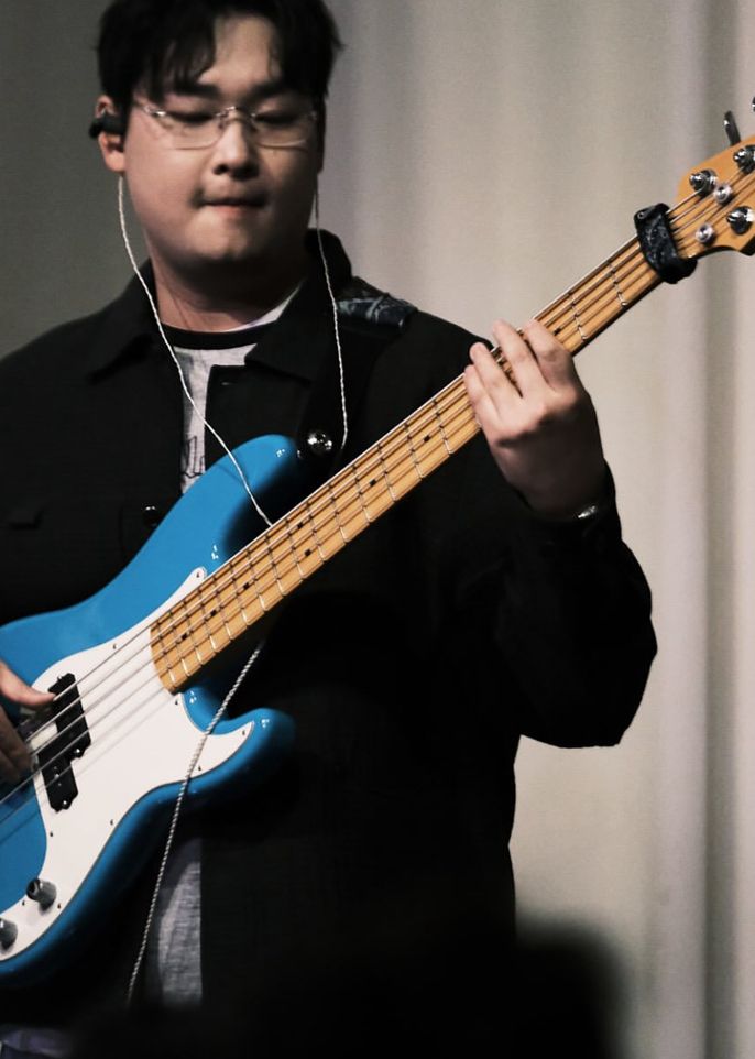 Park Chan Young (Bassist)