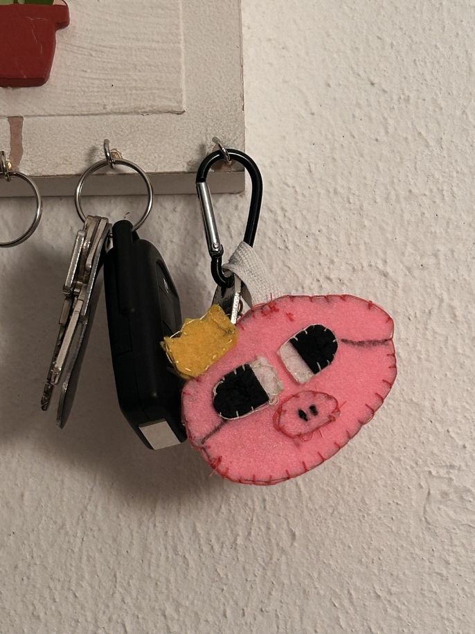 Hanna made a Miffy keychain out of felt.