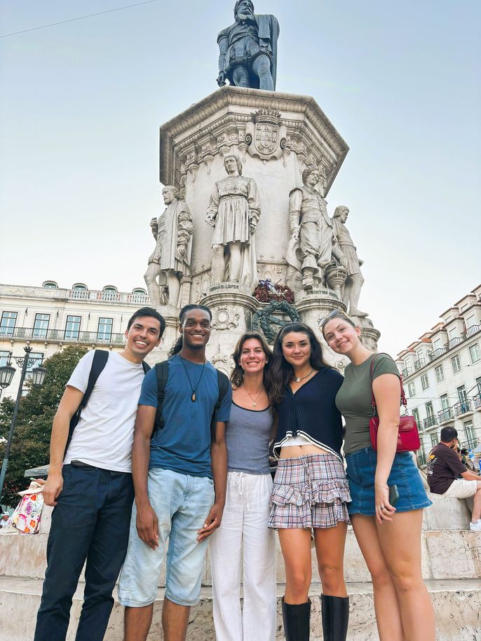 lisbon-four-students-city-tour