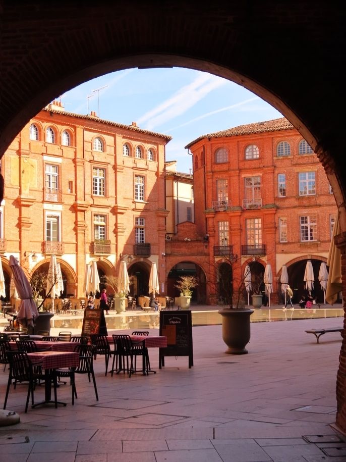 courtyard in Toulouse