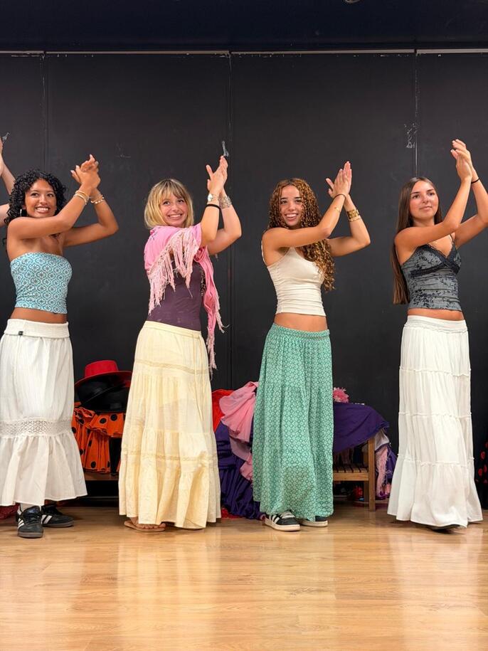 hssa-barcelona-students-flamenco.JPG