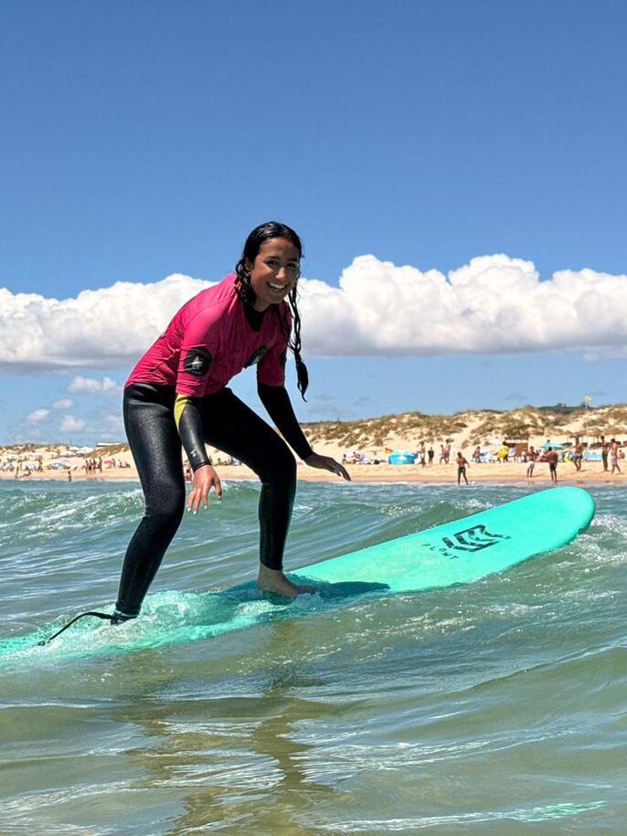 hssa-lisbon-student-surfing.jpg