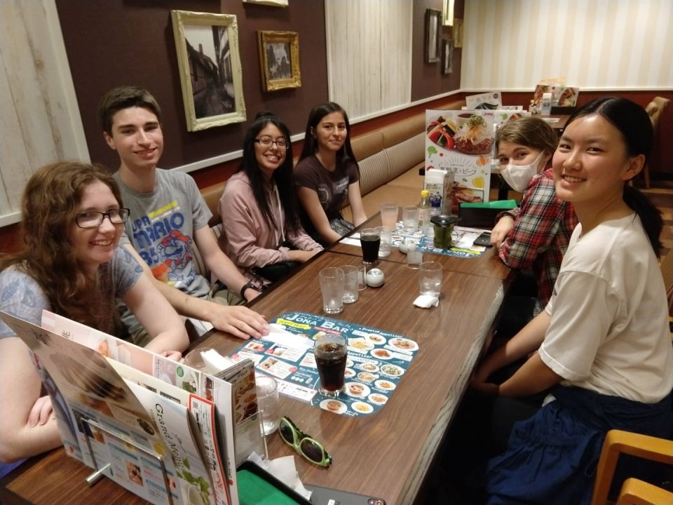 Waiting for our orders at Jonathan’s (Photo credit: Kate-sensei)
