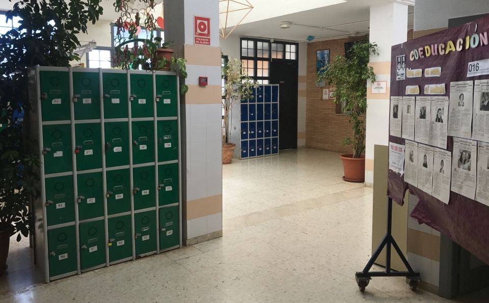 Lockers at a Spanish school 