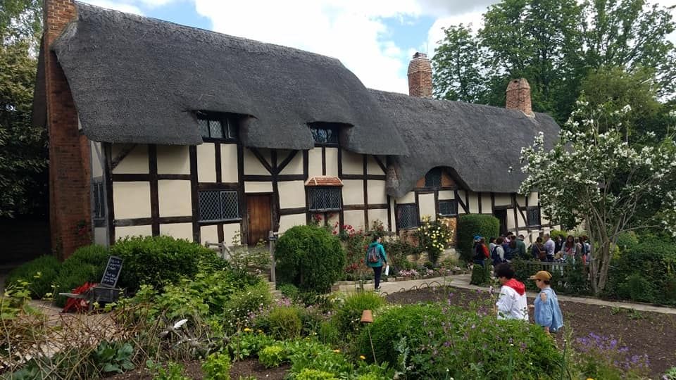 Anne Hathaway's childhood home