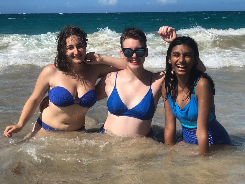 Photo for blog post Paseo a finca y playa -- Trip to a farm and beach 