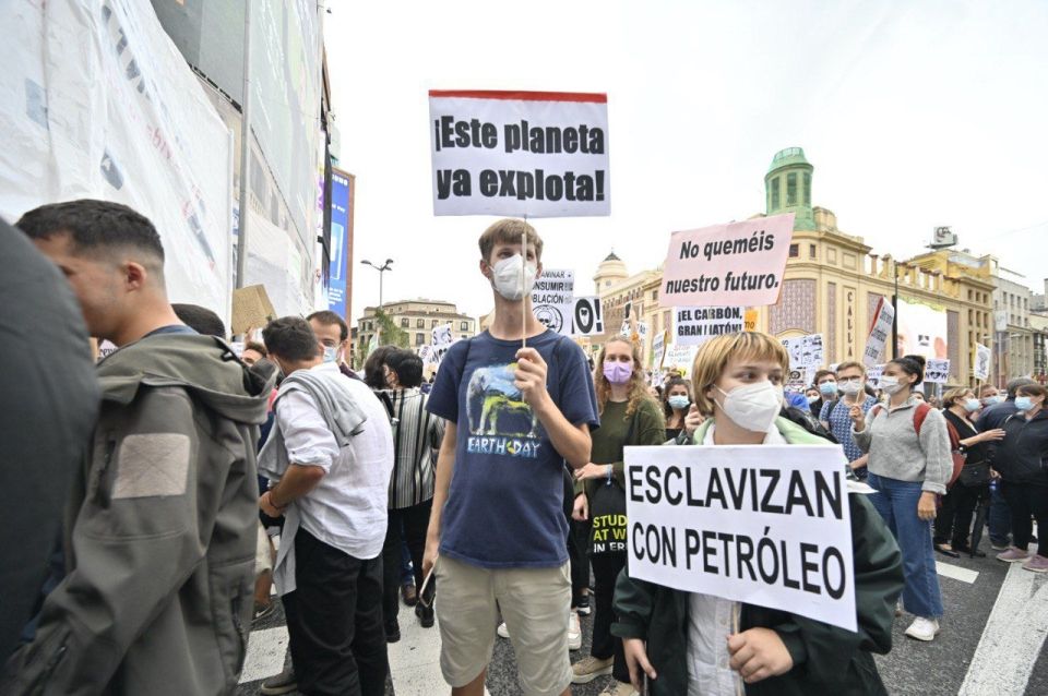 Photo for blog post "La lucha es el único camino,": Attending a Protest in Madrid