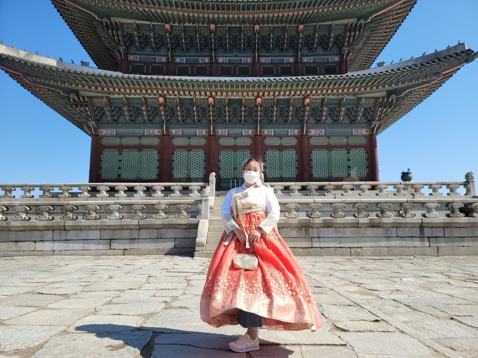 Photo for blog post What a weekend in Seoul looks like: CIEE Scavenger Hunt and Gyeongbokgung Palace 