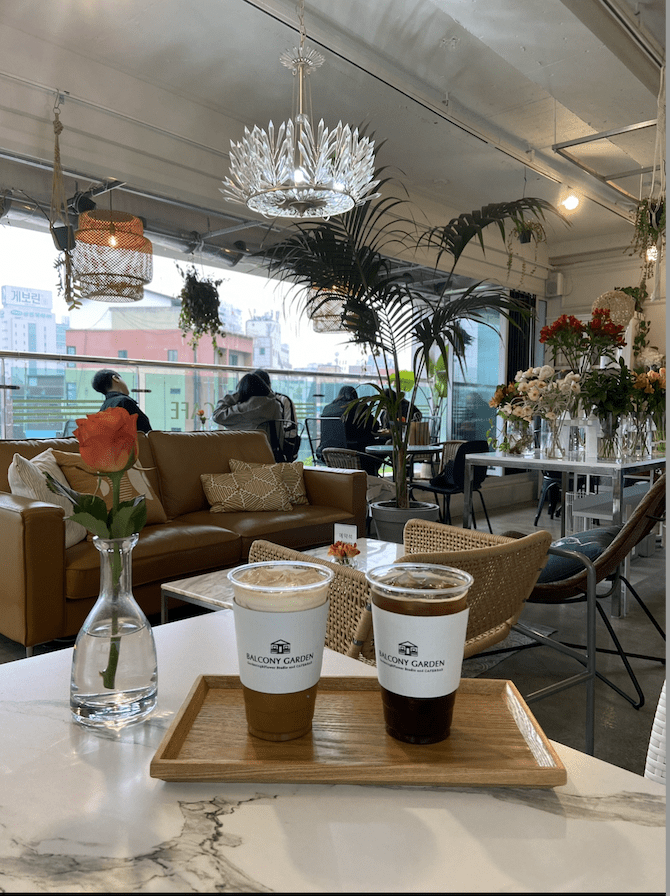 A flower themed cafe in Hongdae