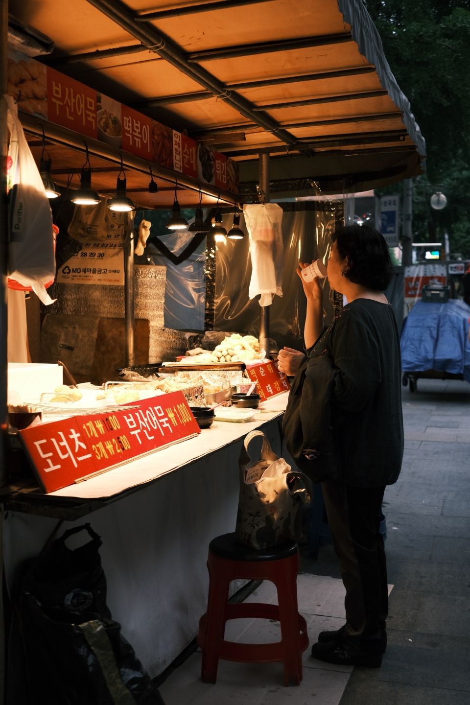 Photo for blog post Student takeover: Shooting on the  Seoul Streets by 진지성 (Zach)